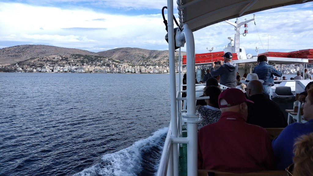 Tulo laivalla Sarandaan